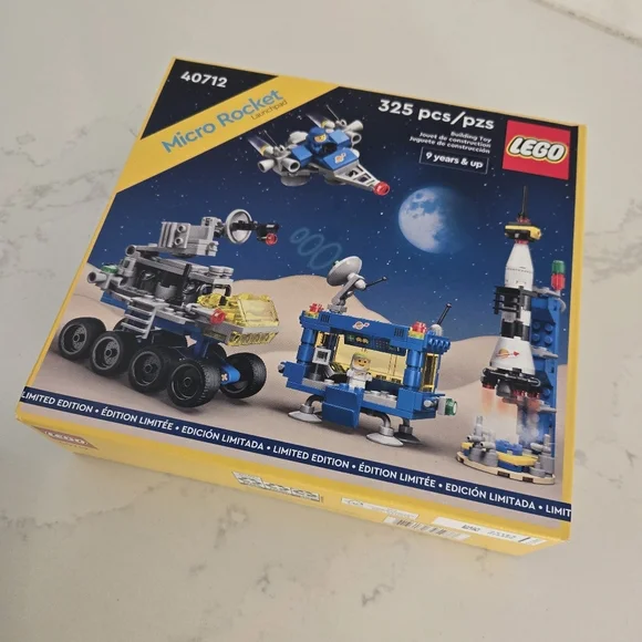 NEW LEGO 40712 Micro Rocket Launchpad Building Set 325 Pieces Space Astronaut - Picture 3 of 4